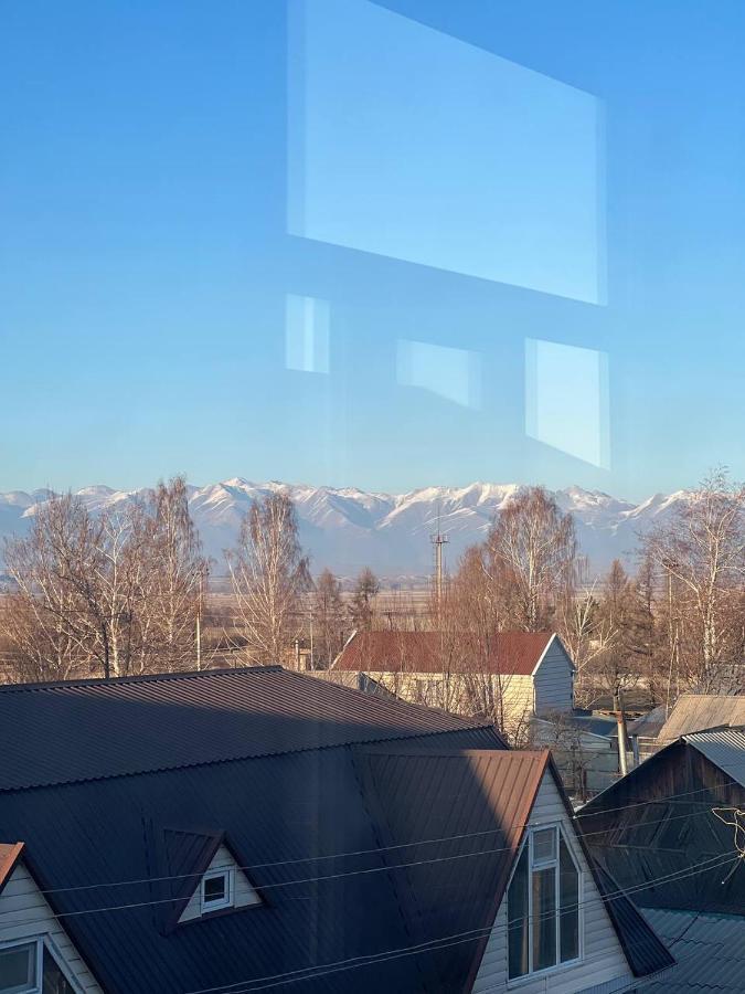 Emir Guest House In Karakol Eksteriør billede