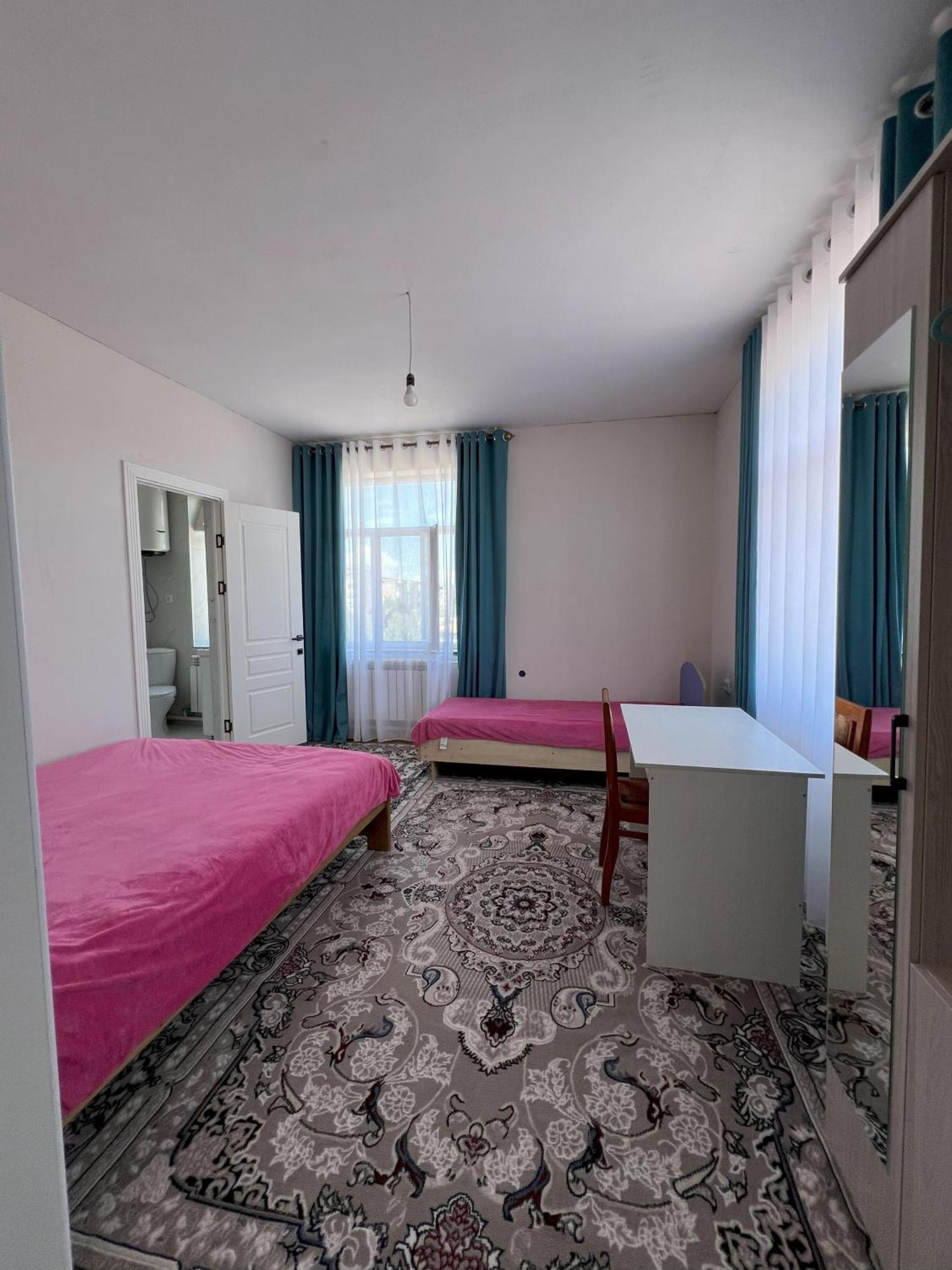 Emir Guest House In Karakol Eksteriør billede